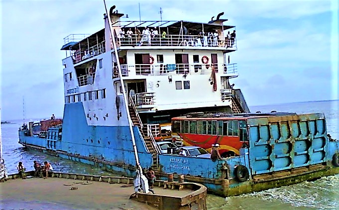 ৮ ঘন্টার জন্য কাঠালবাড়ী-শিমুলিয়া রুটে ফেরি চলাচল বন্ধ