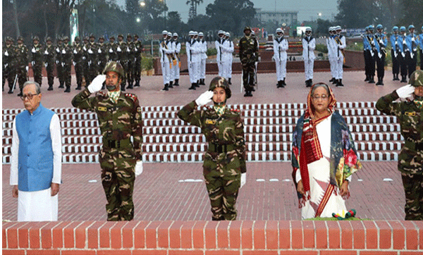 মুক্তিযুদ্ধের বীরশহীদদের প্রতি রাষ্ট্রপতি-প্রধানমন্ত্রীর শ্রদ্ধা