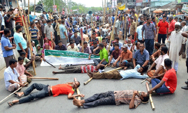 আজও রাস্তায় পাটকল শ্রমিকরা