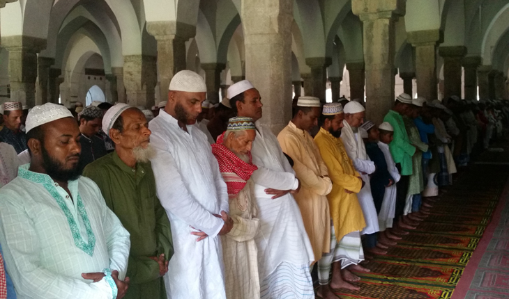 ষাটগম্বুজ মসজিদে দক্ষিণ-পশ্চিমাঞ্চলের সর্ববৃহৎ ঈদ জামাত