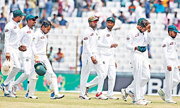 বৃষ্টিই বাঁচাতে পারে লজ্জার হাত থেকে বাংলাদেশকে