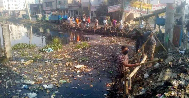 পান্থপথ থেকে আরও ৯৪ টন বর্জ্য অপসারণ। 